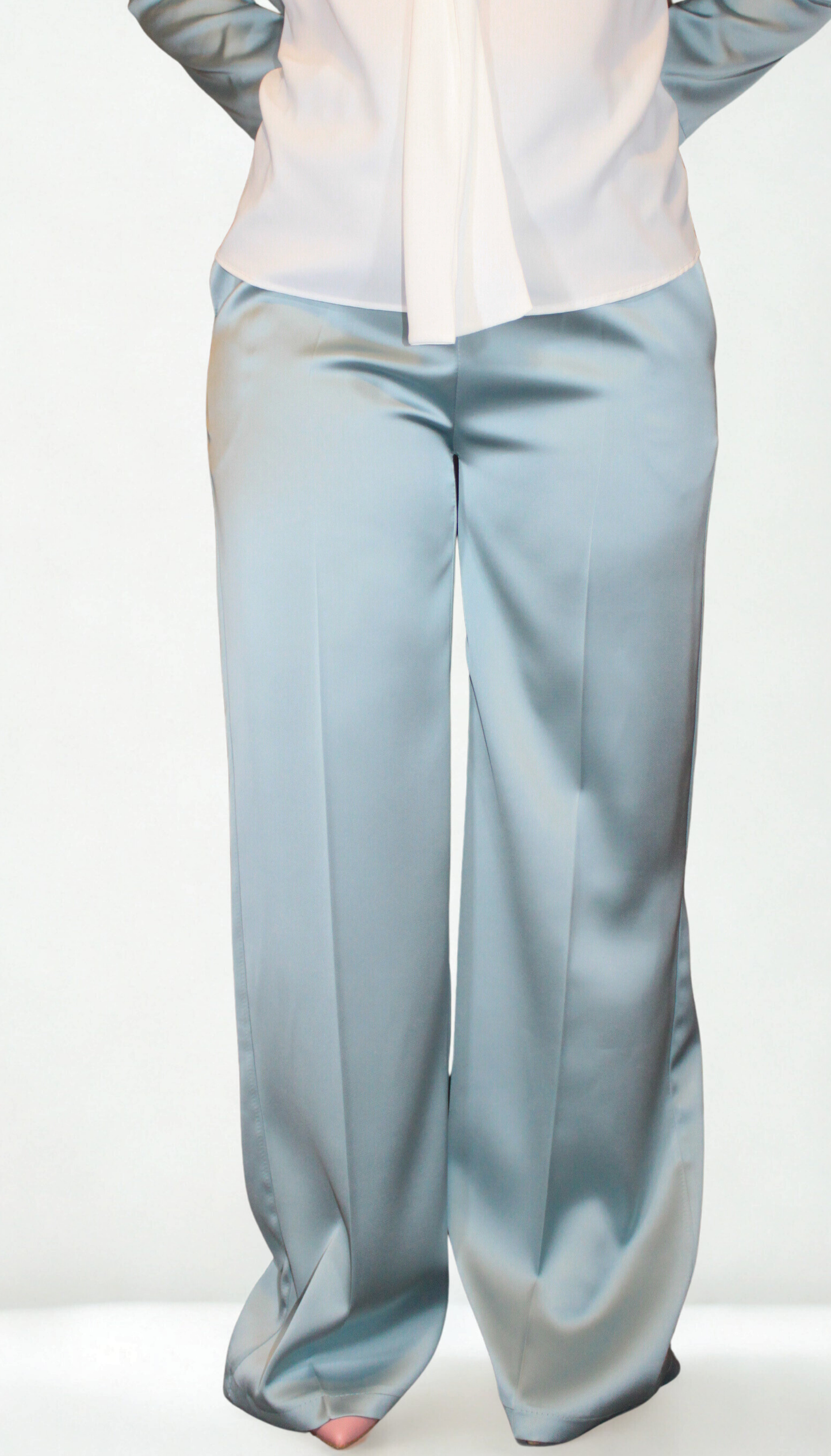 Pantalone donna effetto raso – elegante, morbido e chic – Peplo