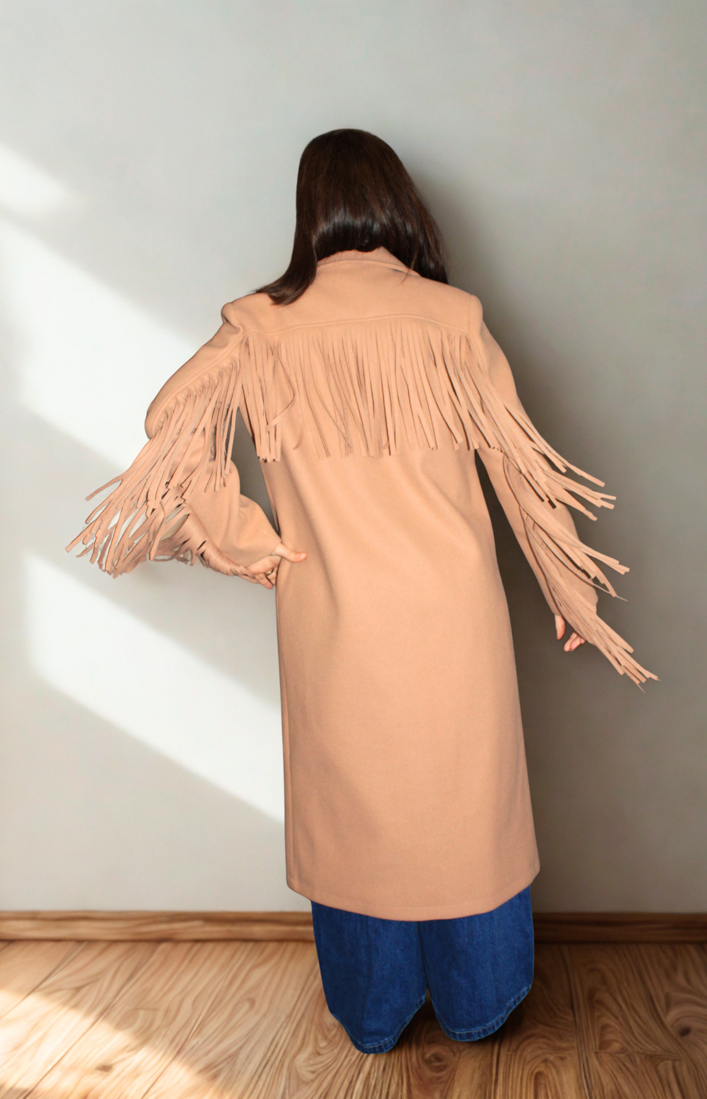 Cappotto donna con frange elegante e moderno