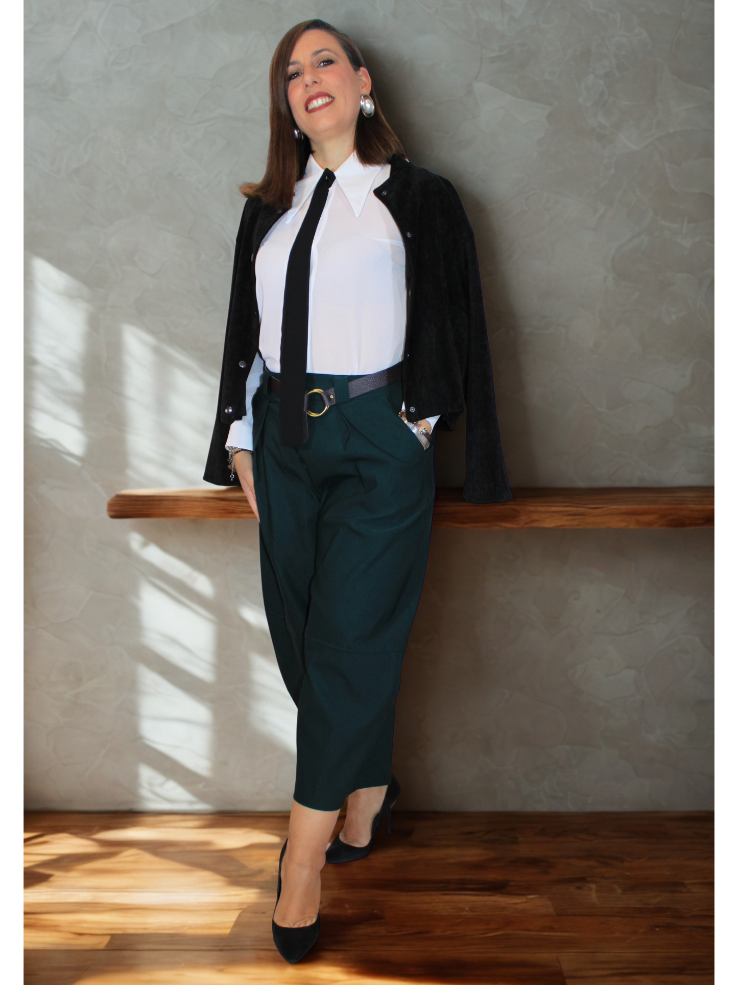 Camicia donna con necktie – elegante e versatile