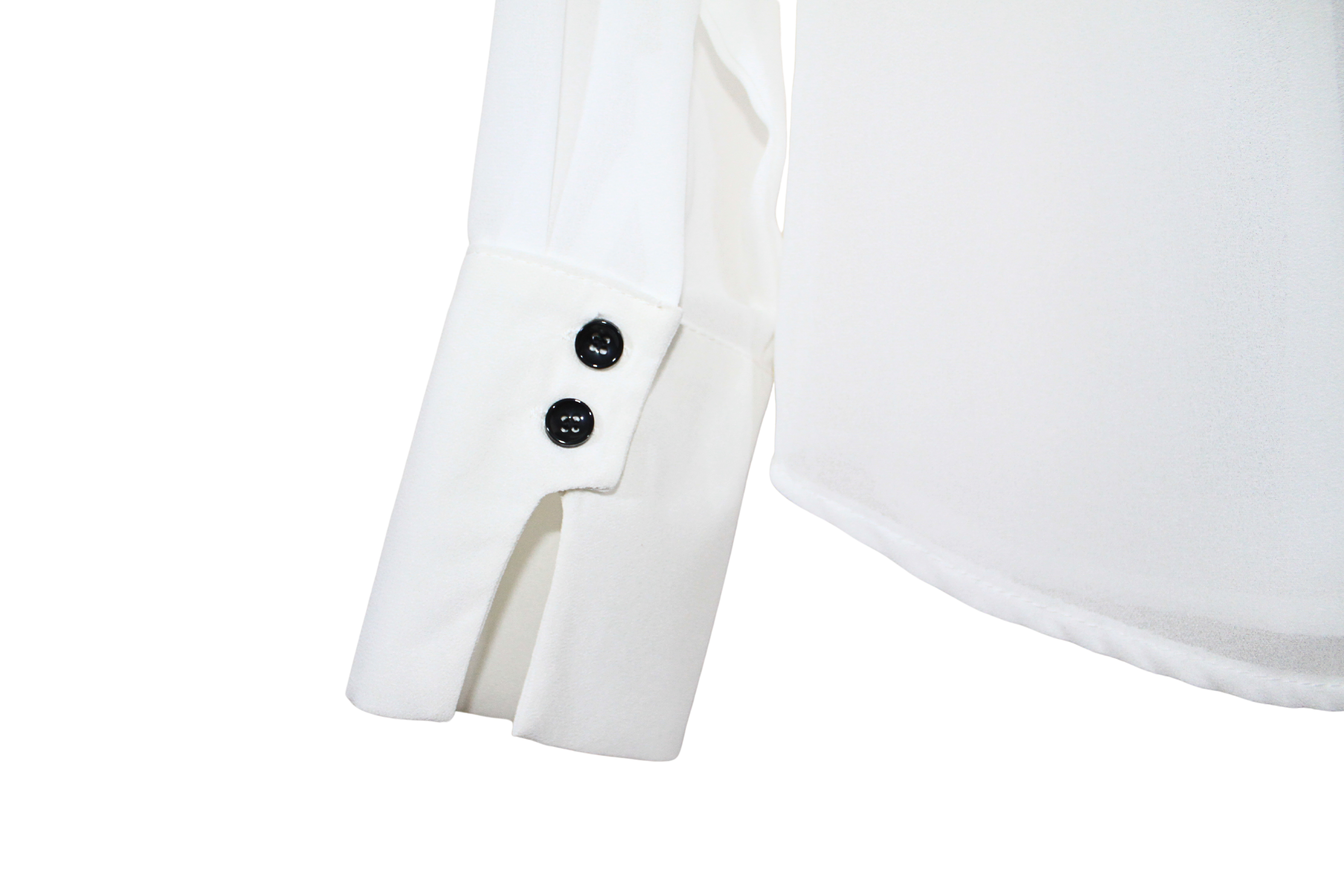 Camicia donna con necktie – elegante e versatile