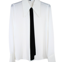 Camicia donna con necktie – elegante e versatile