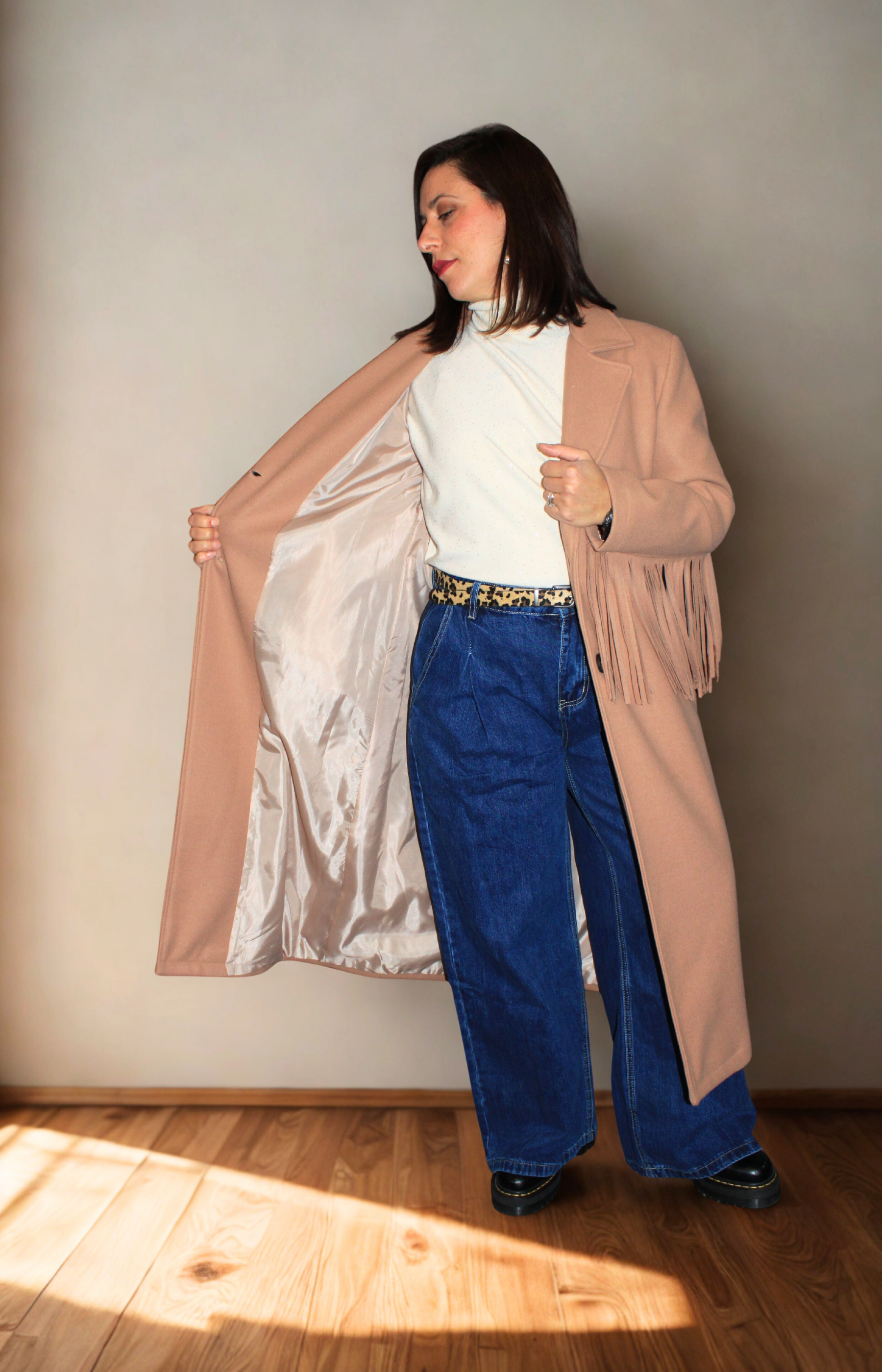 Cappotto donna con frange elegante e moderno