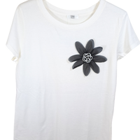 T-shirt inserto fiore