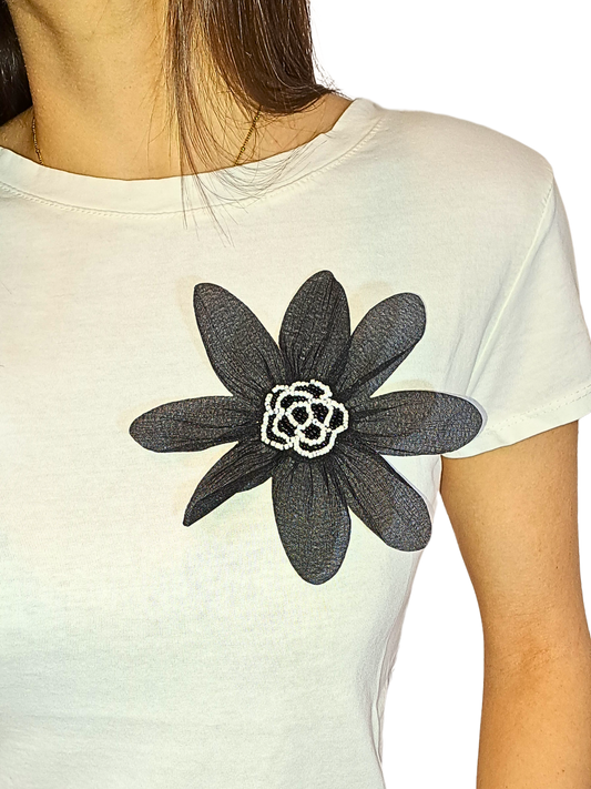 T-shirt inserto fiore