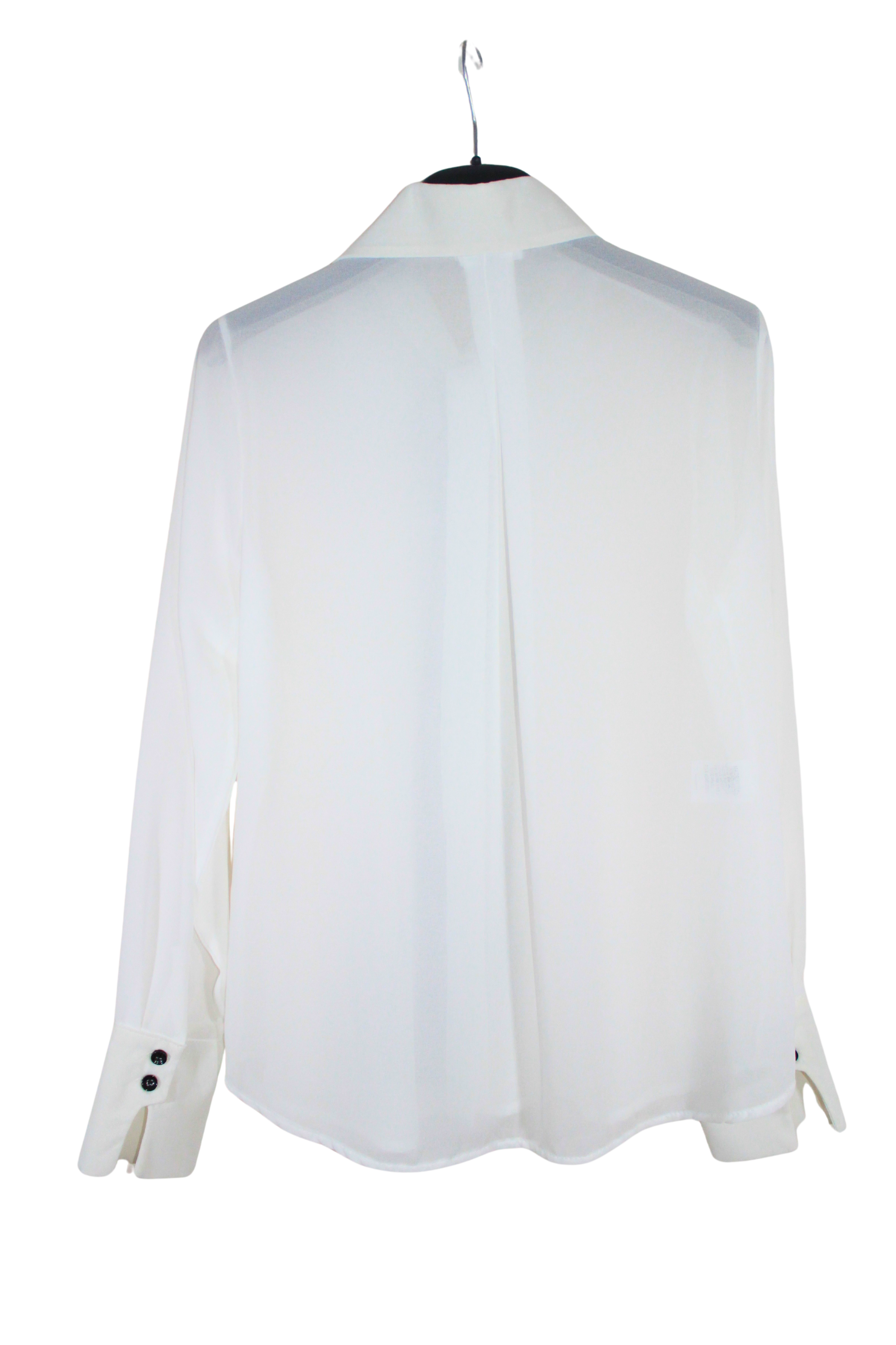 Camicia donna con necktie – elegante e versatile