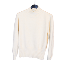 Maglione donna collo alto – caldo, morbido e chic